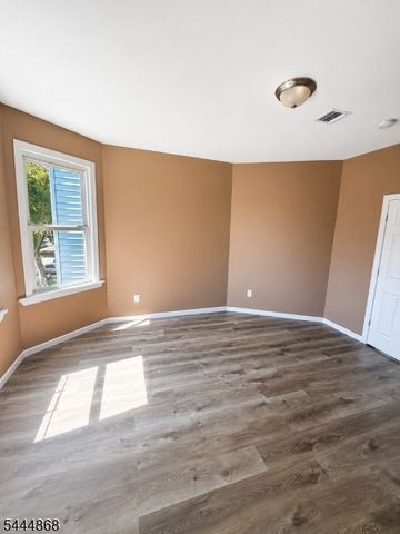 217 N 15Th St, East Orange City, NJ 07017