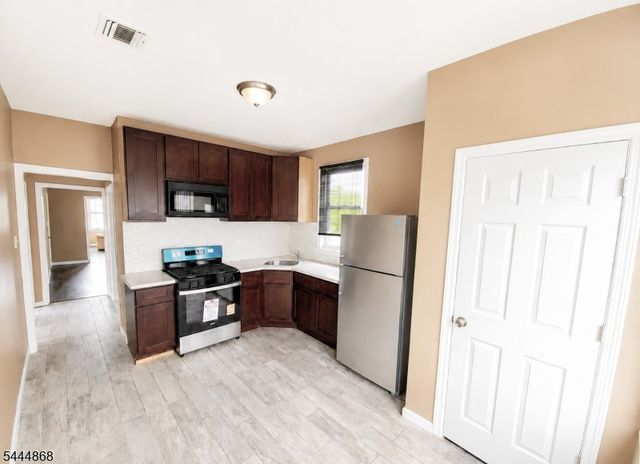 217 N 15Th St, East Orange City, NJ 07017