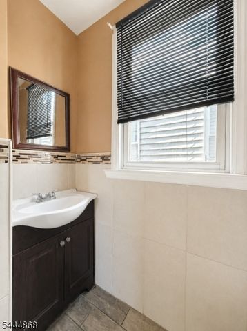 217 N 15Th St, East Orange City, NJ 07017