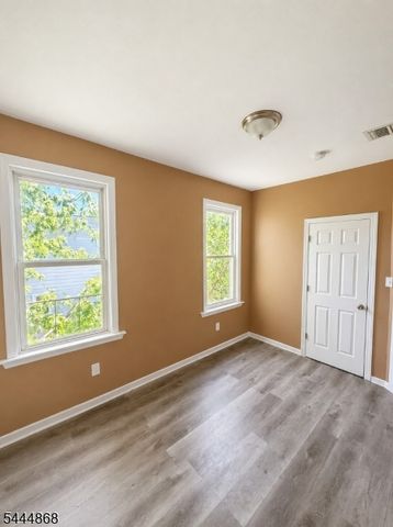 217 N 15Th St, East Orange City, NJ 07017