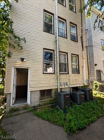 217 N 15Th St, East Orange City, NJ 07017
