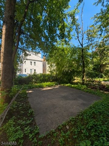 217 N 15Th St, East Orange City, NJ 07017