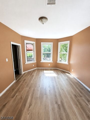 217 N 15Th St, East Orange City, NJ 07017