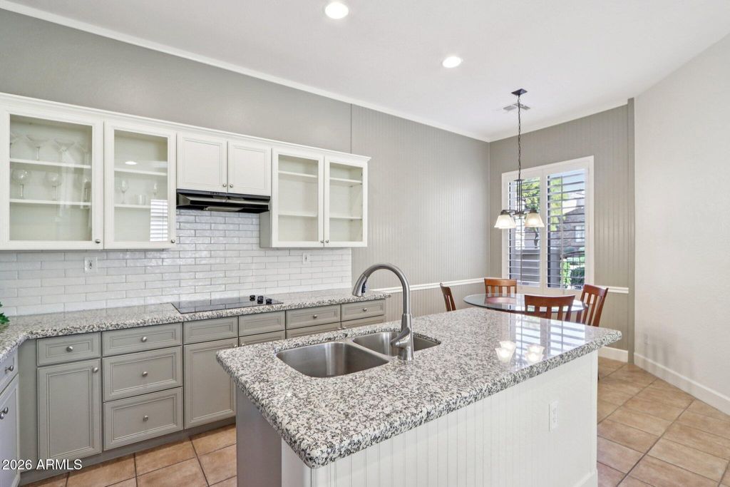 Image 16 of property listing at 7445 E EAGLE CREST Drive 1099, Mesa, AZ 85207