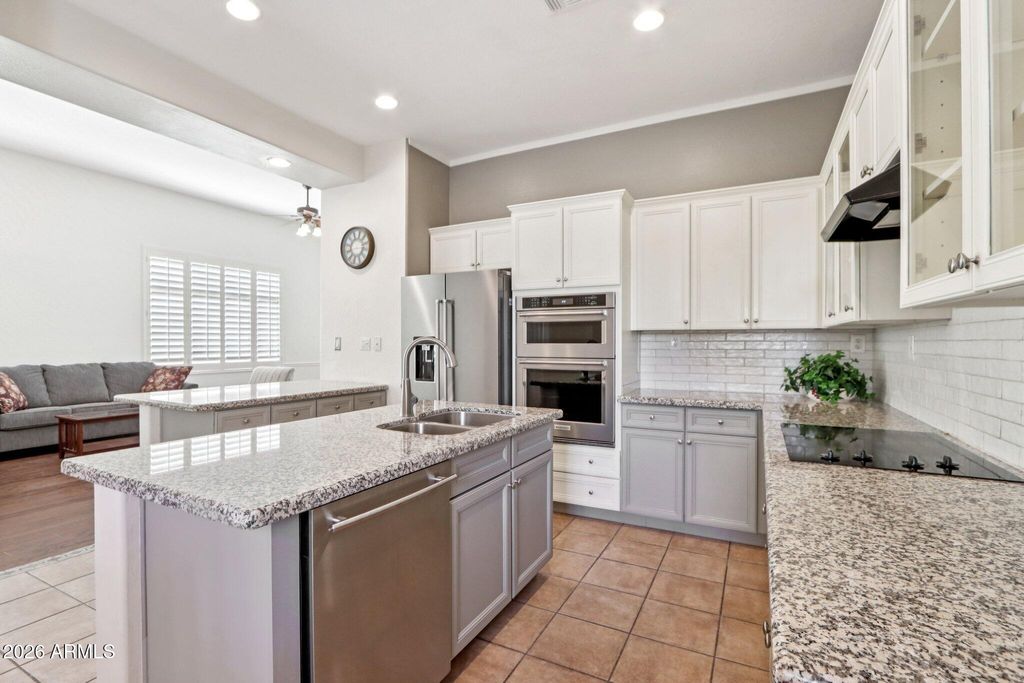 Image 5 of property listing at 7445 E EAGLE CREST Drive 1099, Mesa, AZ 85207