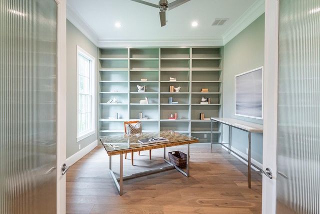 6903 Avenue B, Bellaire, TX 77401