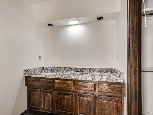 6104 Hummingbird Circle, El Reno, OK 73036