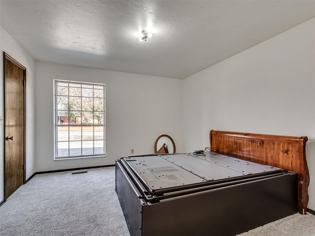 6104 Hummingbird Circle, El Reno, OK 73036