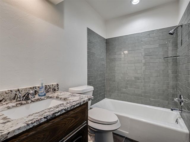 6104 Hummingbird Circle, El Reno, OK 73036