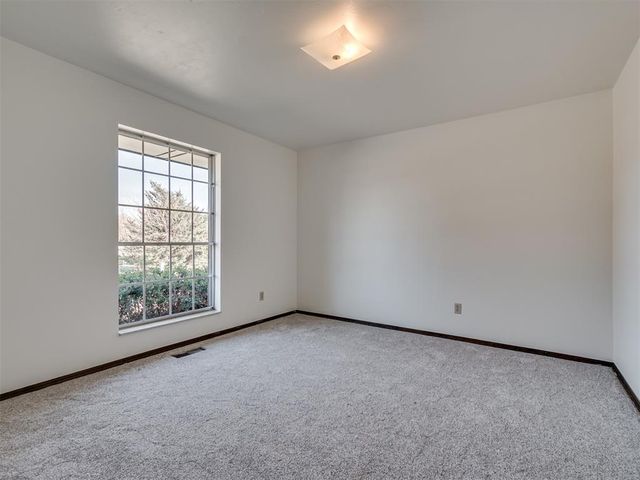 6104 Hummingbird Circle, El Reno, OK 73036