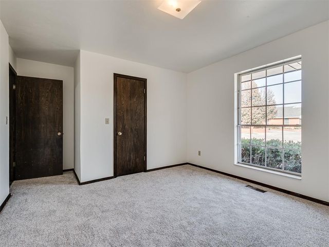 6104 Hummingbird Circle, El Reno, OK 73036