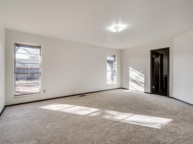 6104 Hummingbird Circle, El Reno, OK 73036