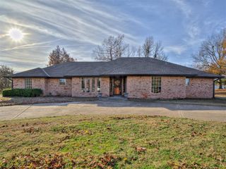 6104 Hummingbird Circle, El Reno, OK 73036