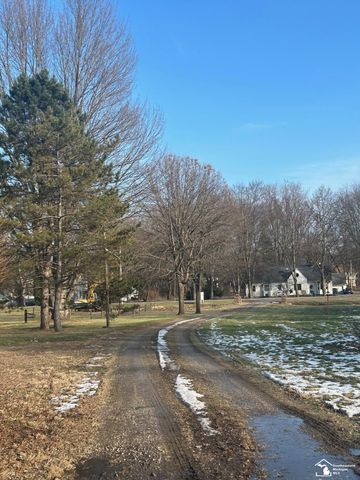 6805 Jackman Road, Temperance, MI 48182