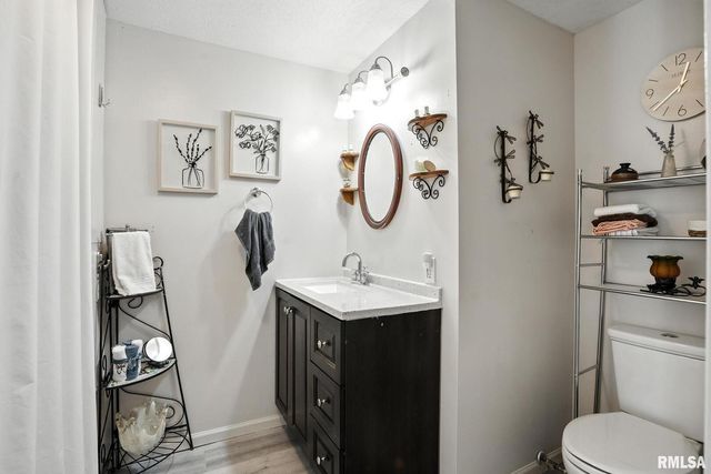 24776 178TH Street, Pleasant Valley, IA 52767