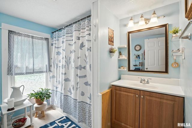 24776 178TH Street, Pleasant Valley, IA 52767