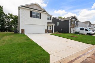 1009 20th Avenue Loop SE, Hickory, NC 28602