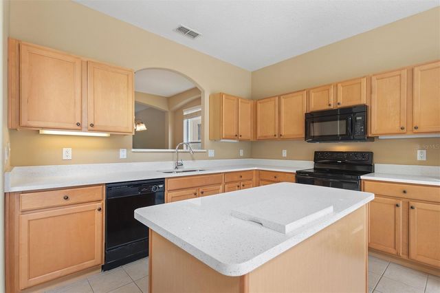 146 AFRICAN DAISY COURT, Davenport, FL 33837