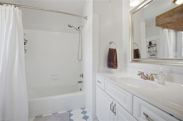 3224 Pineridge DR, Chesapeake, VA 23321