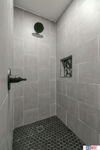 1401 N 70th Street, Lincoln, NE 68505