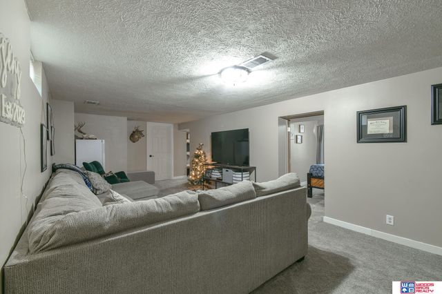 1401 N 70th Street, Lincoln, NE 68505