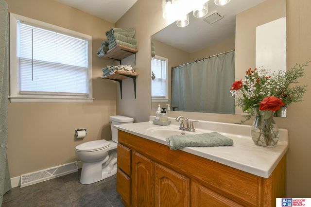 1401 N 70th Street, Lincoln, NE 68505