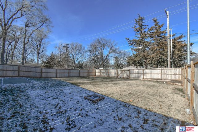 1401 N 70th Street, Lincoln, NE 68505