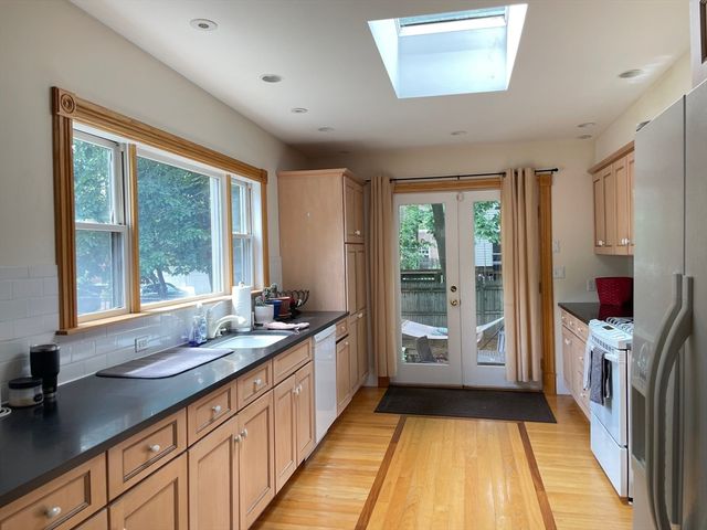 30 Cottage Street 30, Cambridge, MA 02139