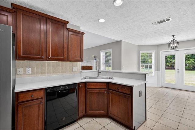 705 Annslee Court, Loganville, GA 30052