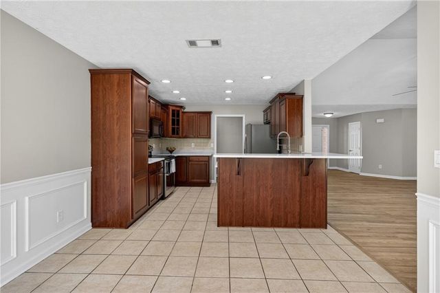 705 Annslee Court, Loganville, GA 30052