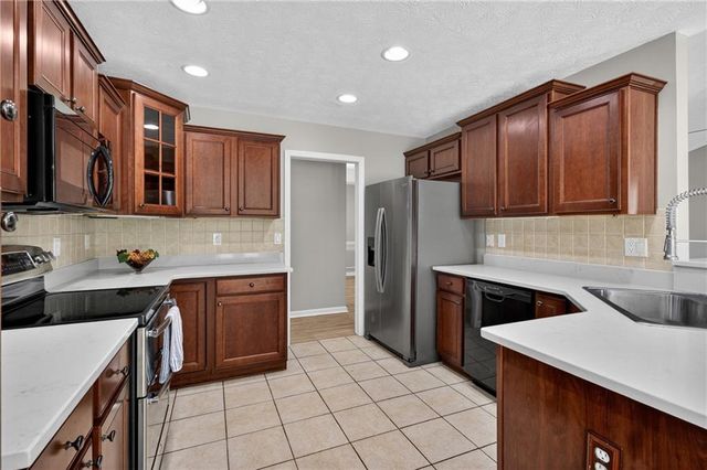 705 Annslee Court, Loganville, GA 30052