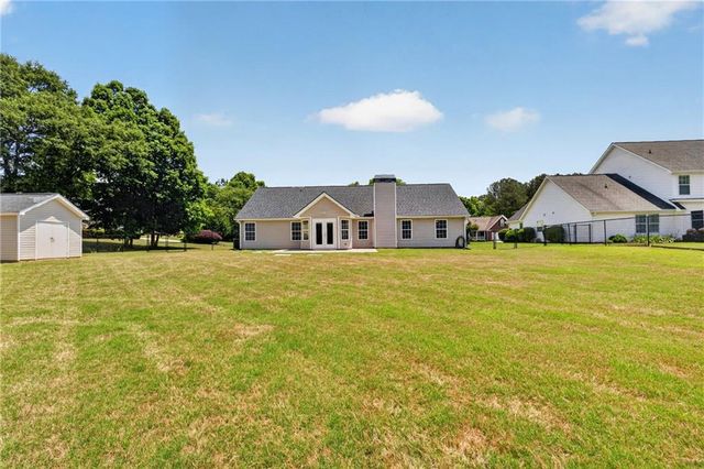 705 Annslee Court, Loganville, GA 30052
