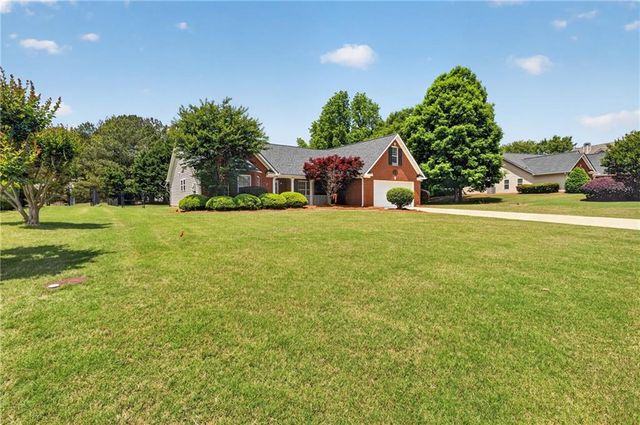 705 Annslee Court, Loganville, GA 30052