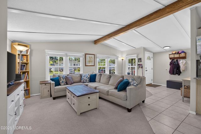 18 Short Oaks Court, Manalapan, NJ 07726
