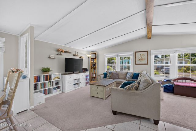 18 Short Oaks Court, Manalapan, NJ 07726