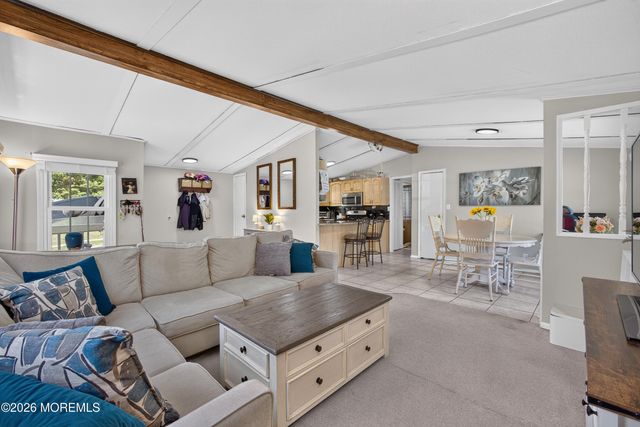 18 Short Oaks Court, Manalapan, NJ 07726