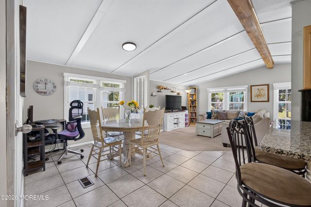 18 Short Oaks Court, Manalapan, NJ 07726