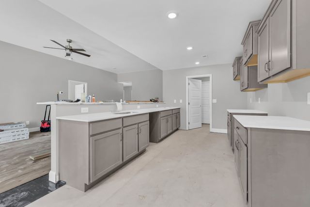 2669 Brewster Dr, Clarksville, TN 37042