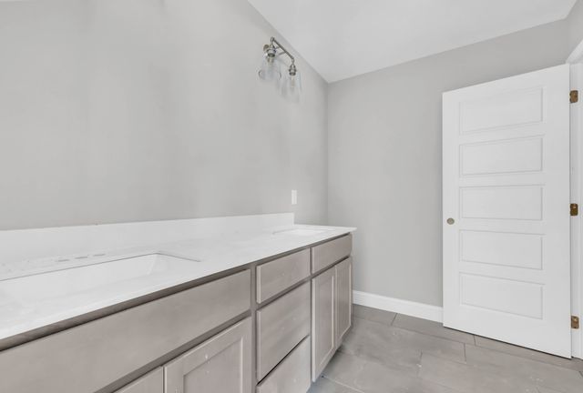 2669 Brewster Dr, Clarksville, TN 37042