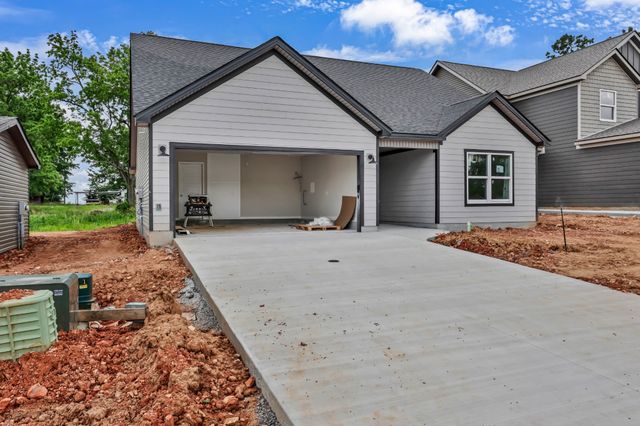 2669 Brewster Dr, Clarksville, TN 37042