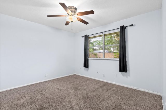416 E Myrtle Street, Angleton, TX 77515