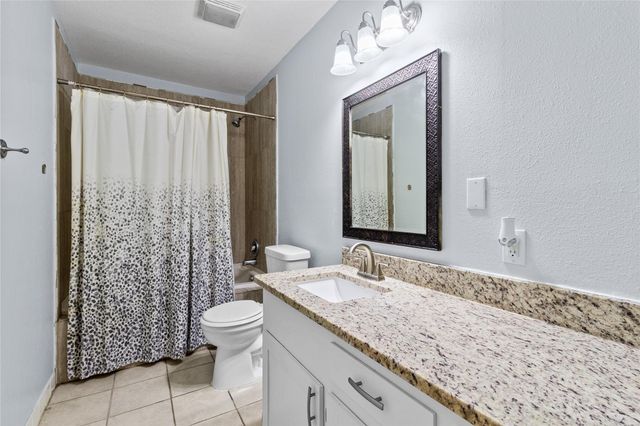 416 E Myrtle Street, Angleton, TX 77515