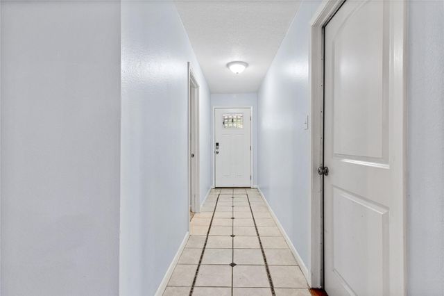 416 E Myrtle Street, Angleton, TX 77515