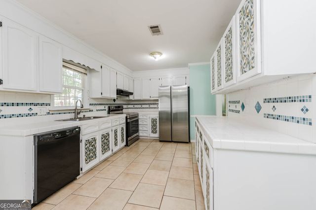 206 Scarborough Road, Centerville, GA 31028