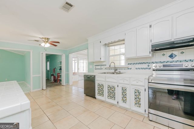 206 Scarborough Road, Centerville, GA 31028