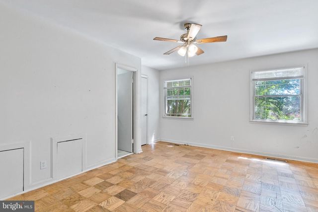 5902 WESTCHESTER PARK DR, College Park, MD 20740