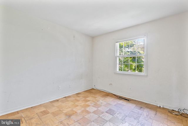 5902 WESTCHESTER PARK DR, College Park, MD 20740