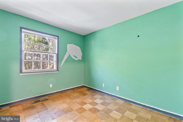 5902 WESTCHESTER PARK DR, College Park, MD 20740