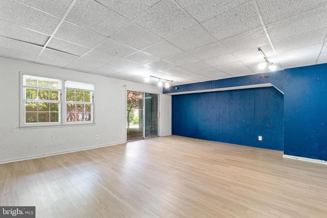5902 WESTCHESTER PARK DR, College Park, MD 20740
