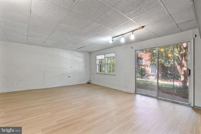 5902 WESTCHESTER PARK DR, College Park, MD 20740